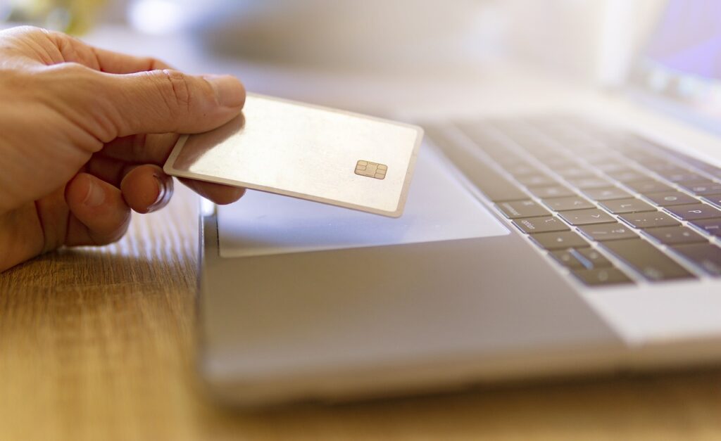家具や家電を購入する際にクレジットカードを使うとお得なのはなぜ？