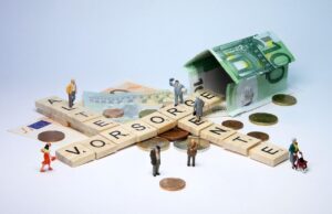 一人暮らし女性が年金でクレジットカード手数料はいくらかかる？