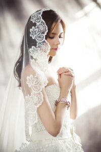 一人暮らし女性が結婚前にやることとしてクレジットカードの活用法は？