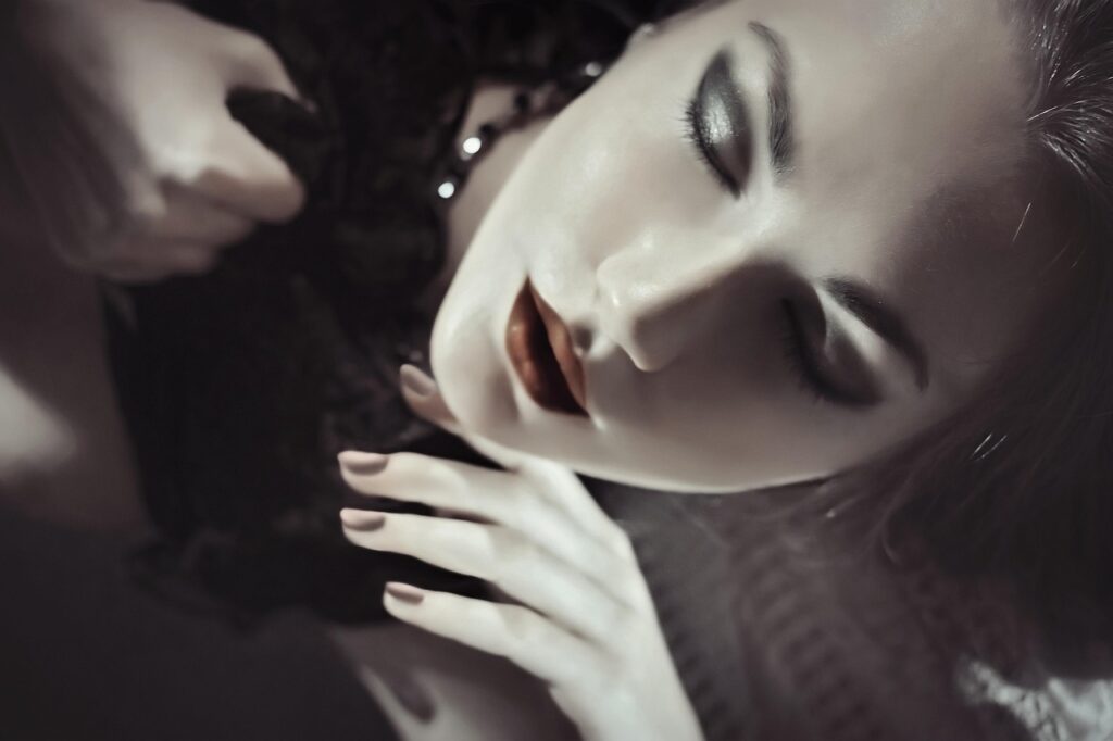 一人暮らしの女性が初めて持つクレジットカードの選び方は？